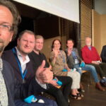 Klartraum-Podium Diskussion mit vielen bekannten Gesichtern Klartraum-Podium Diskussion mit vielen bekannten Gesichtern