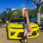 Nicki posiert für ein Foto… Nicki posiert für ein Foto...