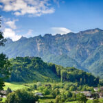 Der Ausblick im Sommer in Großgmain auf den Predigtstuhl Der Ausblick im Sommer in Großgmain auf den Predigtstuhl