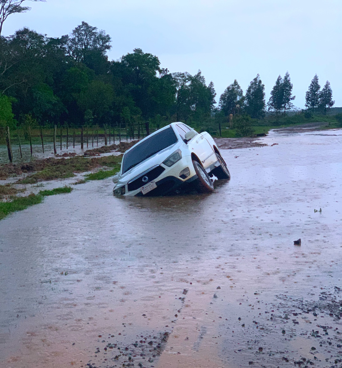 Unser Auto im Graben… alles hat seinen Grund… den erfuhren wir erst Jahre später… Unser Auto im Graben... alles hat seinen Grund... den erfuhren wir erst Jahre später...